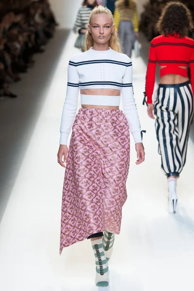 Look 8